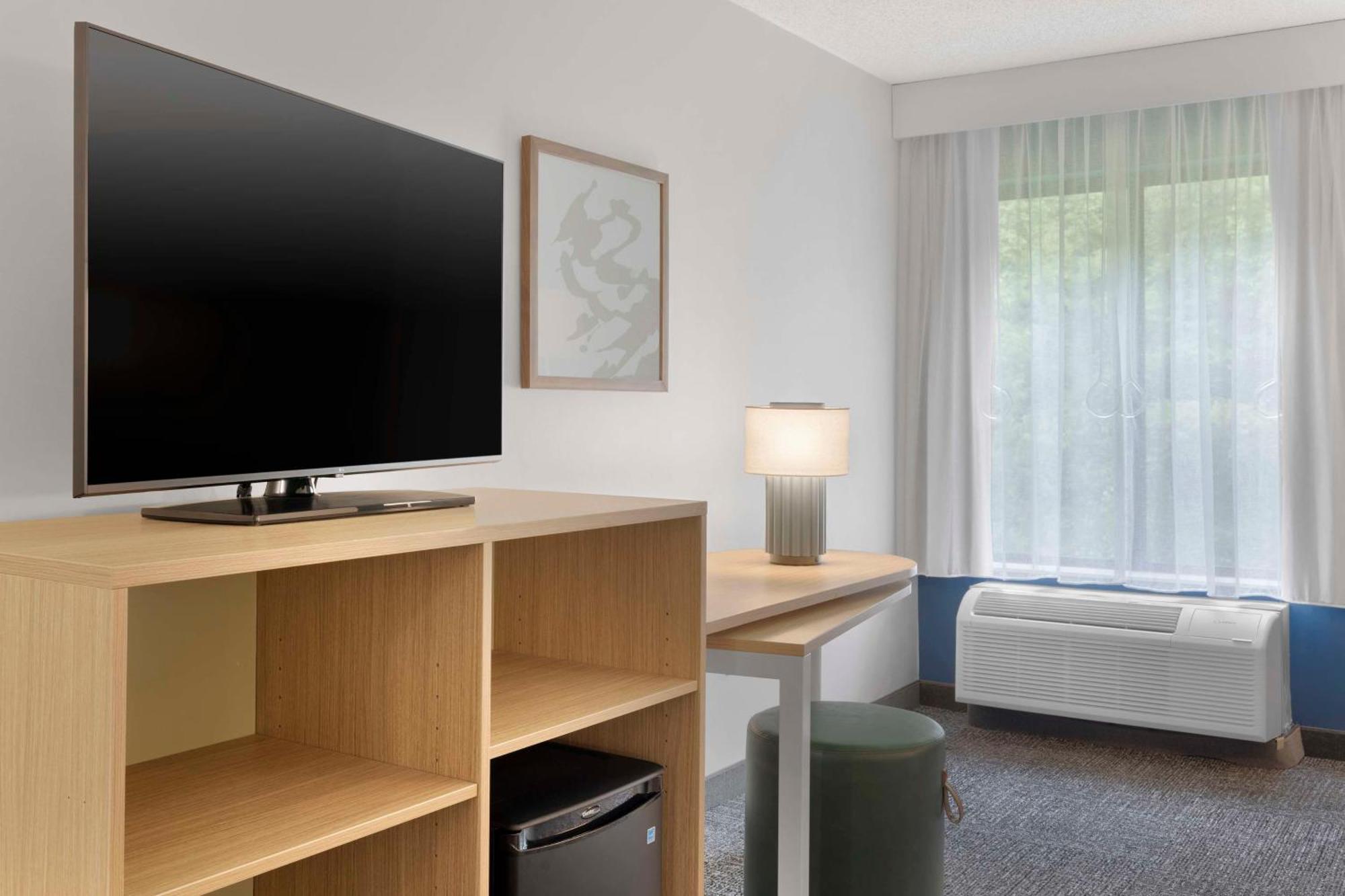 Spark By Hilton Newcomerstown Luaran gambar